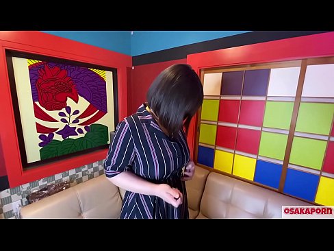 ❤️ Cutie Japanese pẹlu awọn omu nla ṣe baraenisere pẹlu awọn nkan isere ibalopọ ati pe o ni orgasm kan. O sọrọ ninu ifọrọwanilẹnuwo kan nipa iriri onibaje rẹ. Awọn ori omu nla ati obo ti o ni irun ti n kerora. Osaka onihoho ❤️❌  Ibalopo
